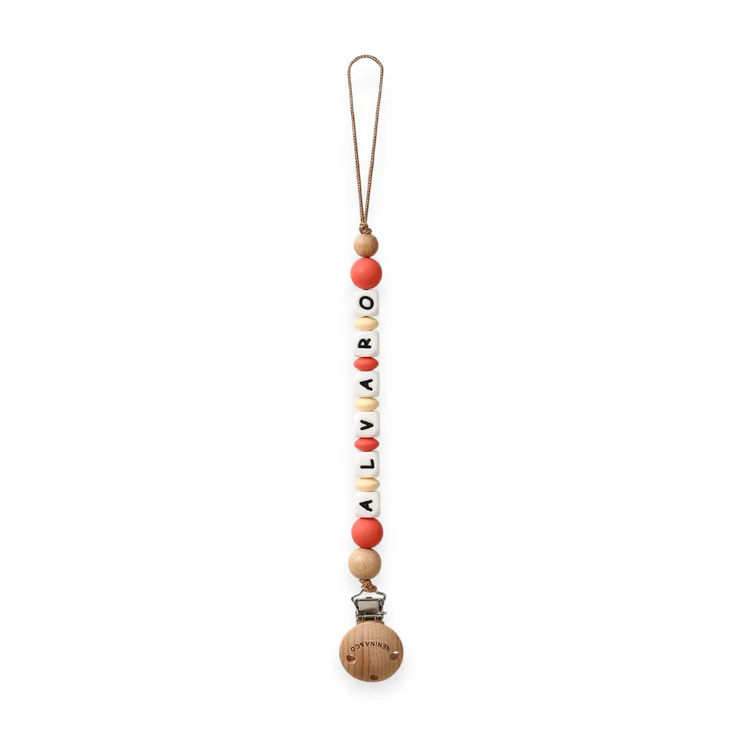 Chupetero Personalizado Rojo con Nombre en Silicona Orgánica | Nenina & Co. 